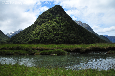 Interfluve photographs: more photo examples: pictures of interfluves. Geography Photographs.